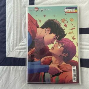 DC PRIDE COMIC
